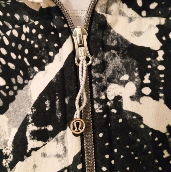 Lululemon Scuba Hoodie III Static Mist White Black / Black, W4IC8S, Size 6 - Picture 9 of 16